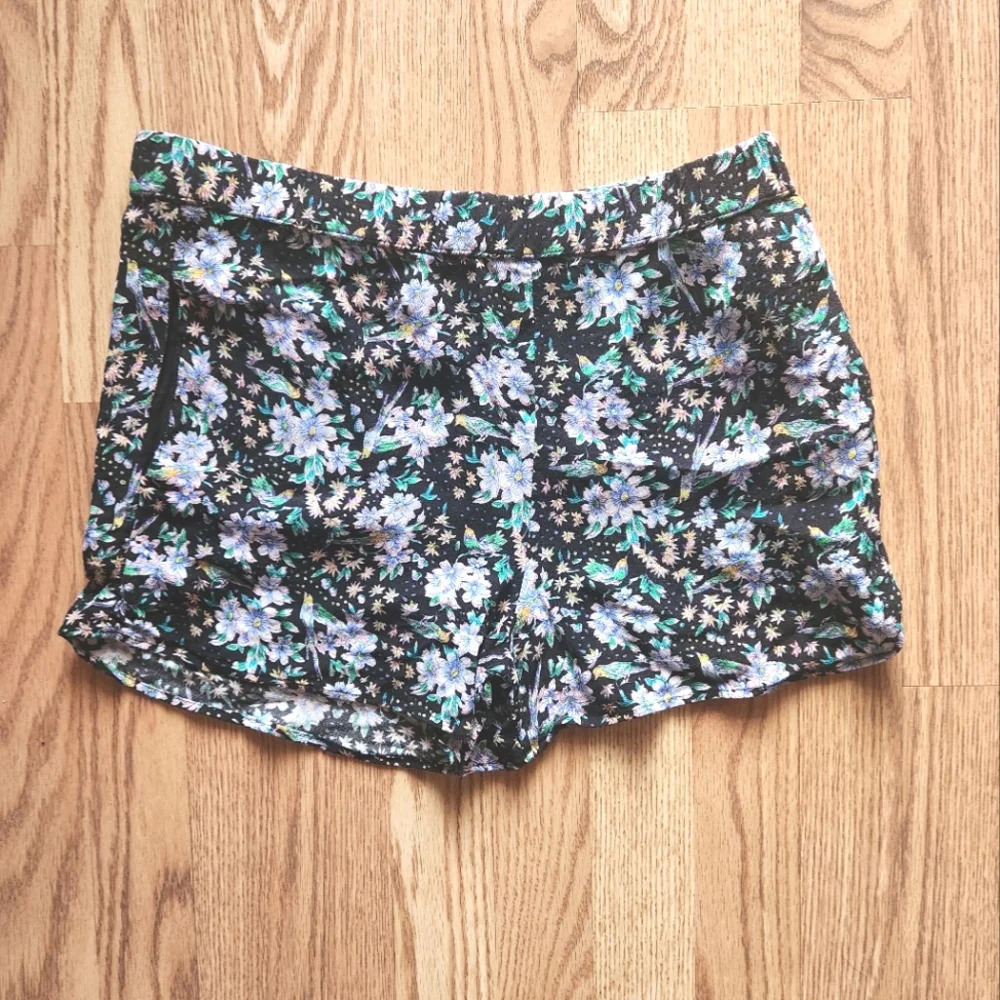 EUC Anthropologie Ett:TWA Floral Shorts, Size S